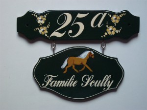 Cottage houten naamplaatjes. Afmeting 20 x 12 cm