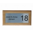 010 A. rvs naambord met eiken hout afm 32 x 17 cm